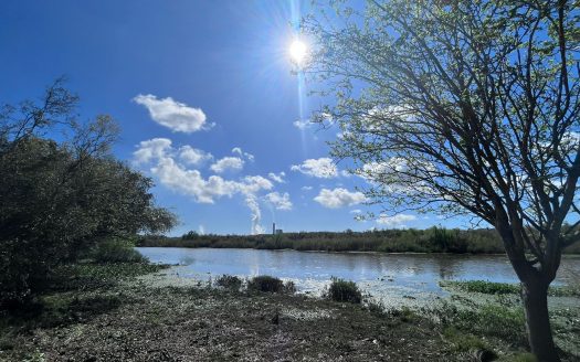 Chacra de 4 hectáreas con casa y costa al arroyo