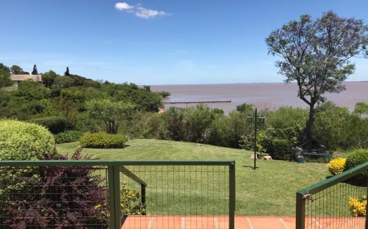 Hermosa casa con vista al río